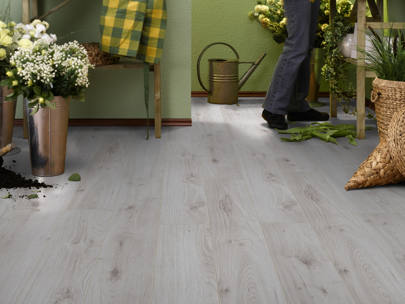 8mm x 193mm 1380mm EXCEL PLANK LAMINATE FLOORING AC4 - Whiteriver Group