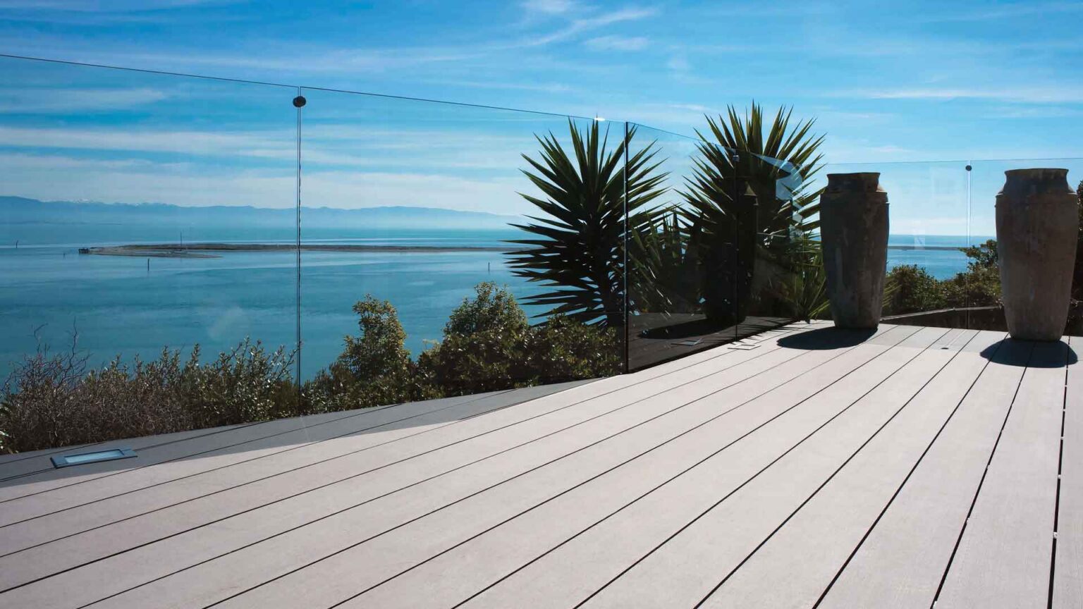WRG Laminate & Hardwood Underlay Composite Decking.